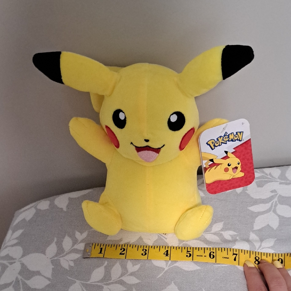 NWT Pokemon Pikachu Plush 8 in